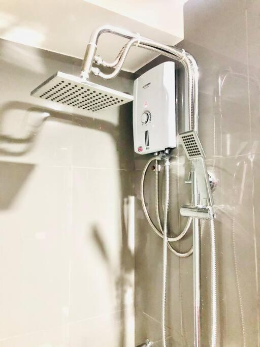 Air Residence 1Br With Balcony Free Netflix And Disney Plus Manila Exterior photo