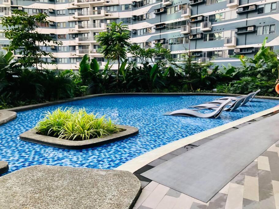 Air Residence 1Br With Balcony Free Netflix And Disney Plus Manila Exterior photo